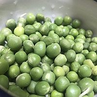 火腿豌豆胡萝卜的做法图解1