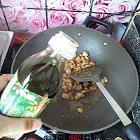  【豆果酱油试用报告】五花肉炒苗家私房菜的做法图解5