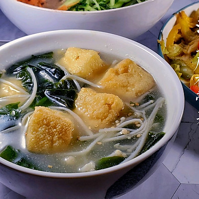 懒人汤之简简单单油豆腐裙带菜味增汤