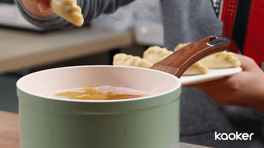 #15分钟周末菜#一口酥脆｜炸油角的做法图解6