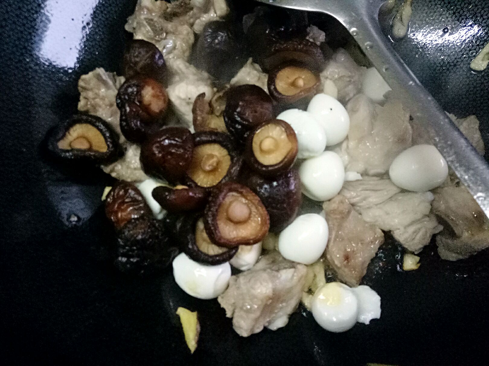香菇炖排骨怎么做_香菇炖排骨的做法_豆果美食