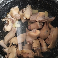 鸽子枸杞汤的做法图解4
