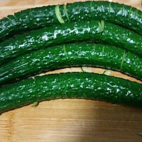 简单好吃老干妈豆豉辣椒蓑衣黄瓜的做法图解1