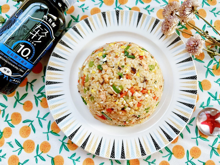 三文鱼炒饭的做法