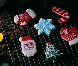 #令人羡慕的圣诞大餐#可爱美艳动人的糖霜曲奇饼干的做法