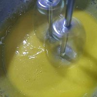 蛋黄小溶豆的做法图解2