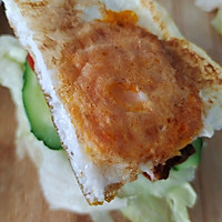 芝士黄瓜西红柿鸡排煎蛋全麦贝果的做法图解9