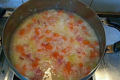 培根胡萝卜蔬菜粥