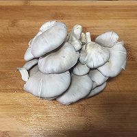 蘑菇炖豆腐的做法图解2