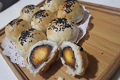蛋黄酥