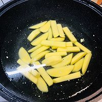 麻辣紫苏土豆松花菜干锅的做法图解4