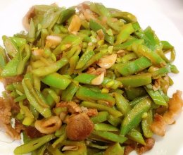 超简单下饭菜～快炒豆角丝～的做法