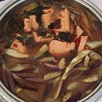 泥鳅豆腐茄子锅的做法图解4