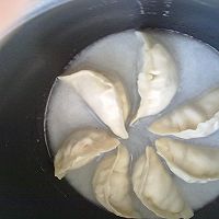 电饭锅做锅贴——早餐的做法图解9