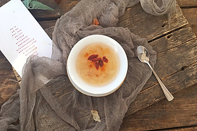 糖水炖桃胶