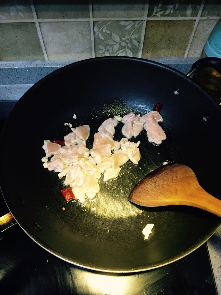 【佳佳姐私房菜】蒜黄炒鸡肉的做法图解5