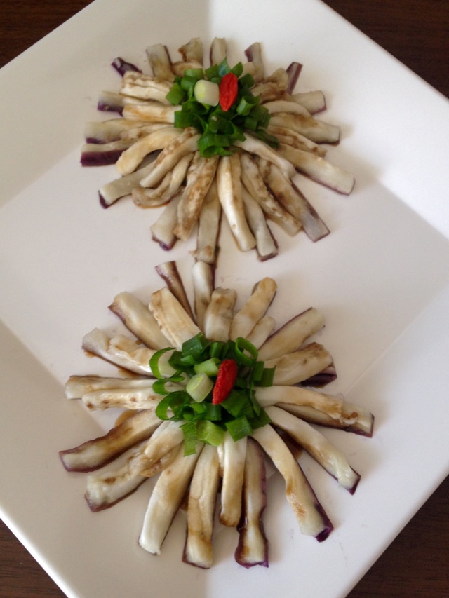蒸菊花茄子的做法图解3