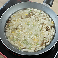 虾皮菌菇汤的做法图解6