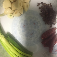 十三香小龙虾精的做法图解2