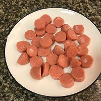 孜然香肠小土豆的做法图解2
