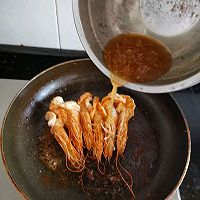 椰香油焖虾的做法图解5
