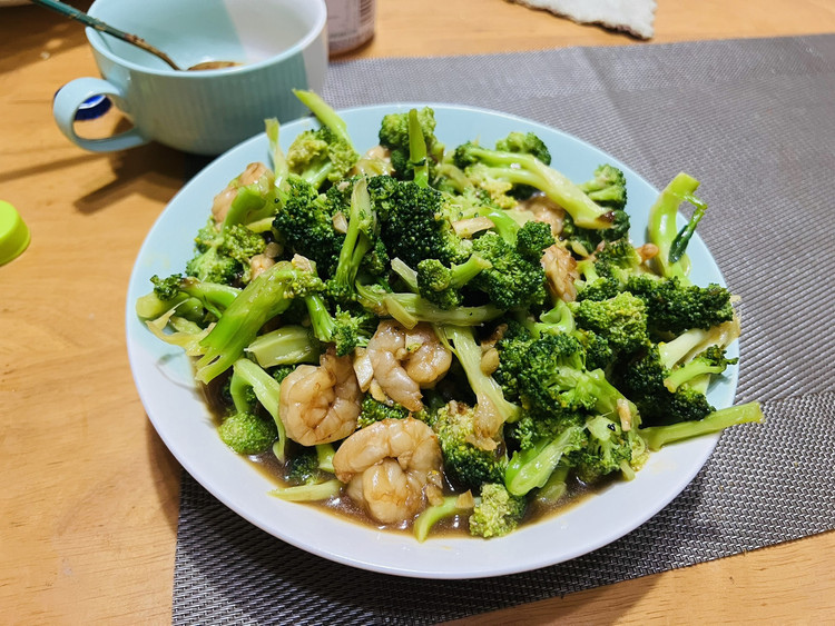 减脂餐——虾仁西蓝花的做法