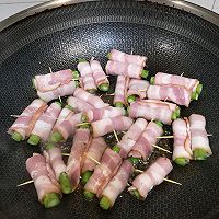 #“酒”是要开心#香煎培根芦笋卷的做法图解4