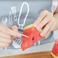 夏日甜品—西瓜沙冰的做法图解1