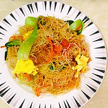 宅家快手美食—火腿时蔬炒米粉