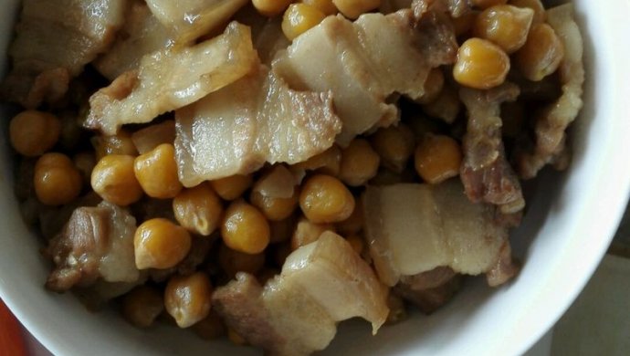 鹰嘴豆炒五花肉