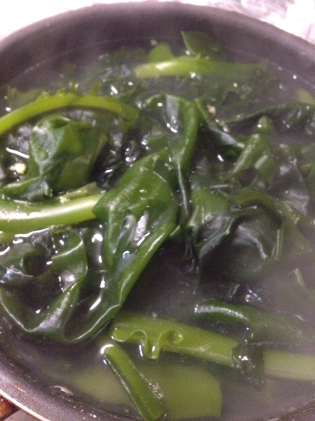 海裙菜煮香菇（茎わかめと干し椎茸の佃煮)的做法图解4