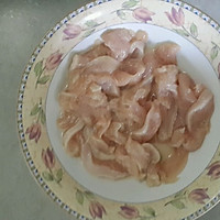 杏鲍菇炒鸡肉的做法图解1