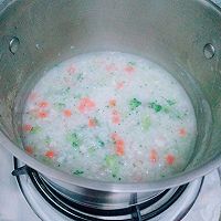 宝宝辅食：鳕鱼蔬菜粥的做法图解7