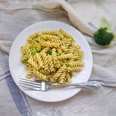 咖喱西蓝花意面