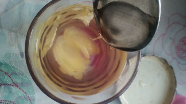 祛斑祛痘姜片蜂蜜水的做法