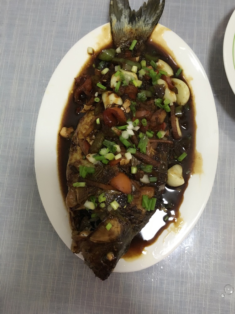 红烧鲫鱼的做法图解1