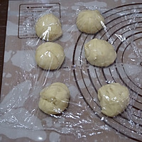 自制好吃易做的豆沙面包的做法图解8