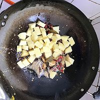 鸡爪烧土豆的做法图解5