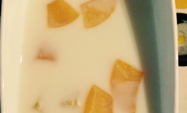 牛奶水果布丁