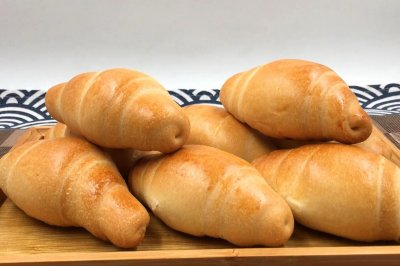 汤种小面包，操作简单，一次发酵，松软香甜又拉丝，底部酥脆。