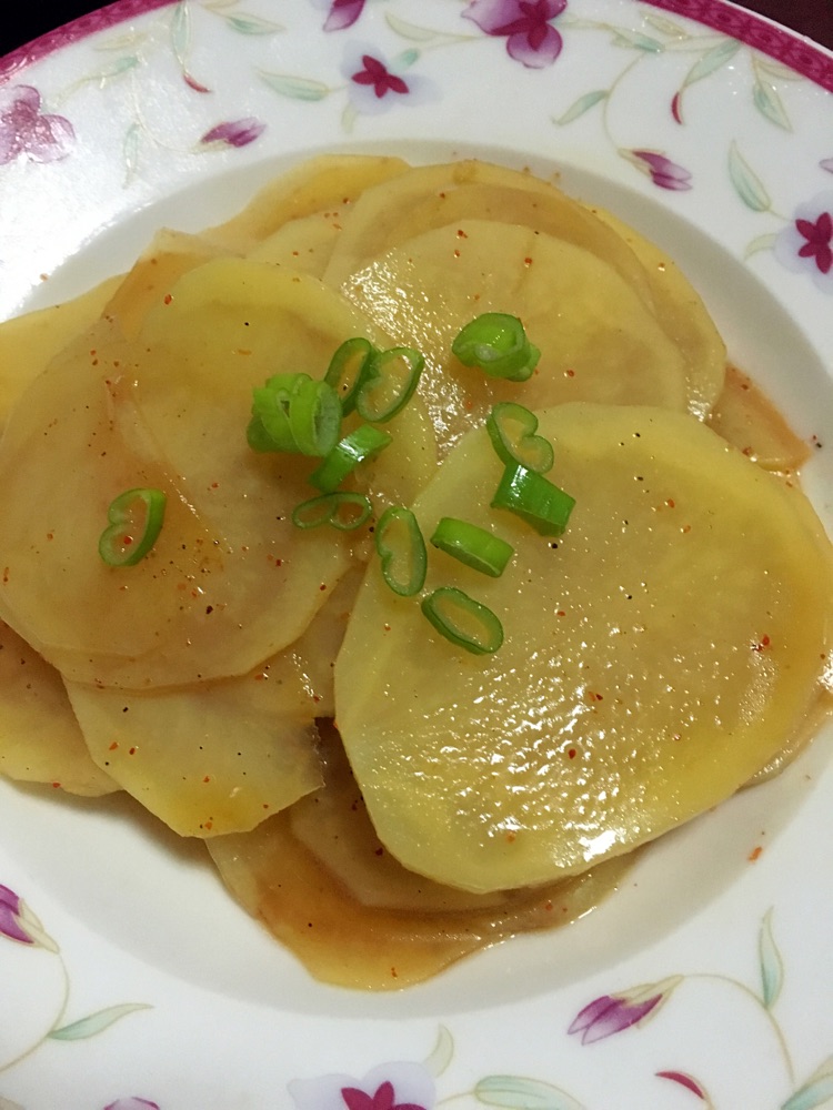 凉拌土豆片的做法图解1