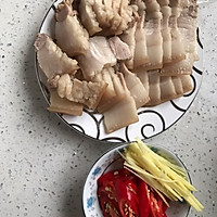 绝味蒜苔回锅肉的做法图解3