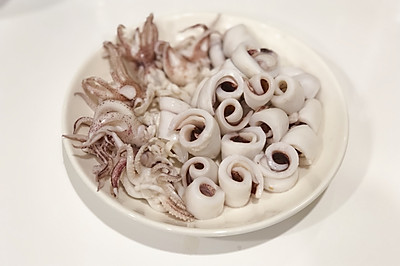 白灼鲜鱿鱼