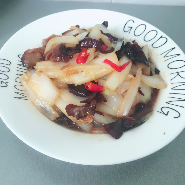 大白菜炒木耳的做法