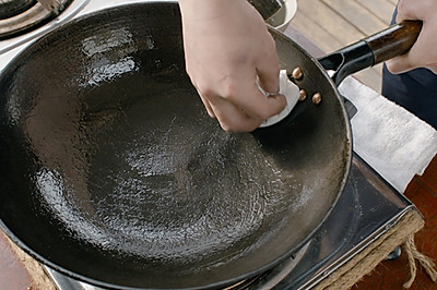 【火哥讲锅】一份终身管用的铁锅使用指南！