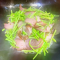 泥蒿藜蒿炒腊肉的做法图解7