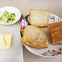 蒜泥烤面包，简单实在的多样化早餐的做法图解1