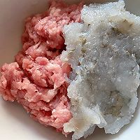 鲜肉虾仁小馄饨的做法图解2