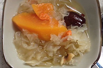 银耳莲子木瓜汤