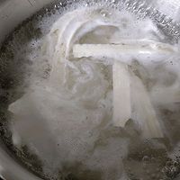 青椒肉丝凉面#福临门 幸福临门#的做法图解4